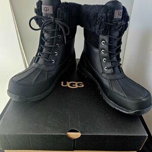NWT UGG Black Lace Up Boots SZ 11